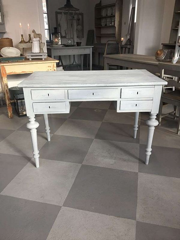 1883 Skrivbord 1650:-