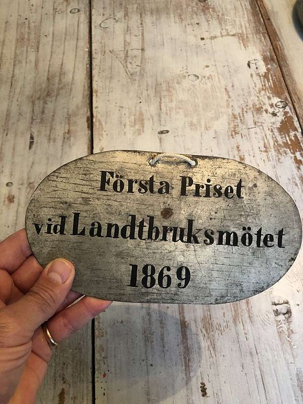 2492 Plåtskylt "Lantbrukspris".  SÅLD