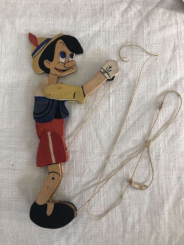 2881 Pinocchio Sprattelgubbe