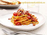 Bucatini Amatriciana pasta